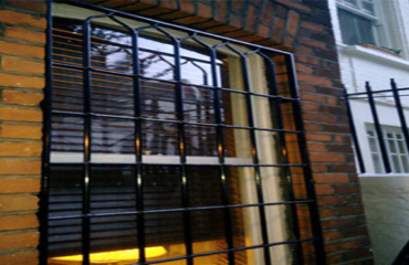 Some creative decoration ideas for window grills and metal fencing: